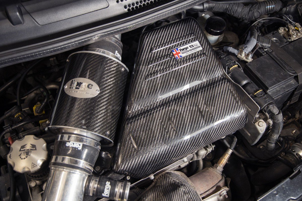 Forge Motorsport Carbon Fiber Engine Cover 500 / 595 Abarth Forge Motorsport Carbon Fiber Engine Cover 500 / 595 Abarth