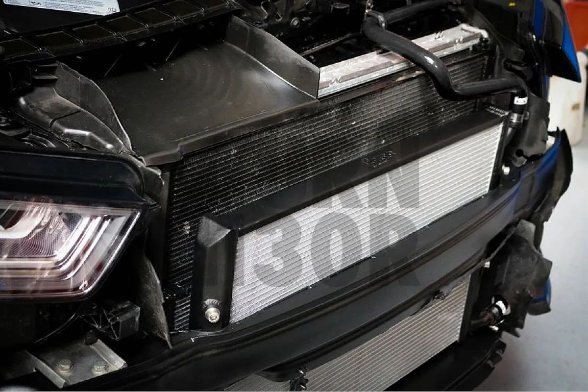 Forge Motorsport uzlādes dzesētāja radiators Audi RS7 / RS6 C7