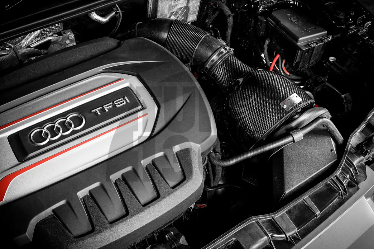 Eventuri oglekļa šķiedras gaisa ieplūdes sistēma Audi S1
