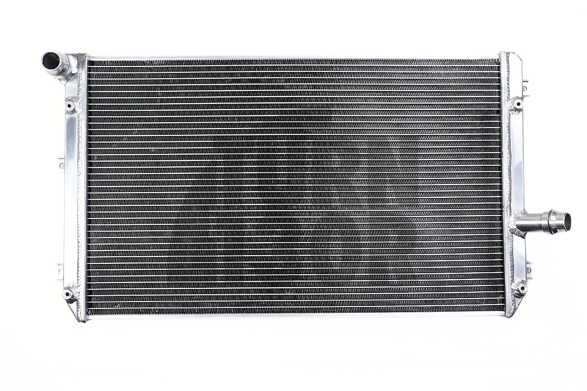Mishimoto Alumīnija Radiators Golf 5 GTI / Golf 6 R / Leon Cupra / S3 / TT 2.0 TFSI