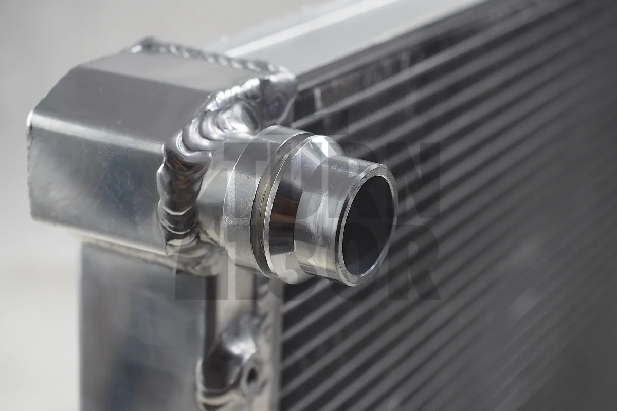 Mishimoto Alumīnija Radiators Golf 5 GTI / Golf 6 R / Leon Cupra / S3 / TT 2.0 TFSI