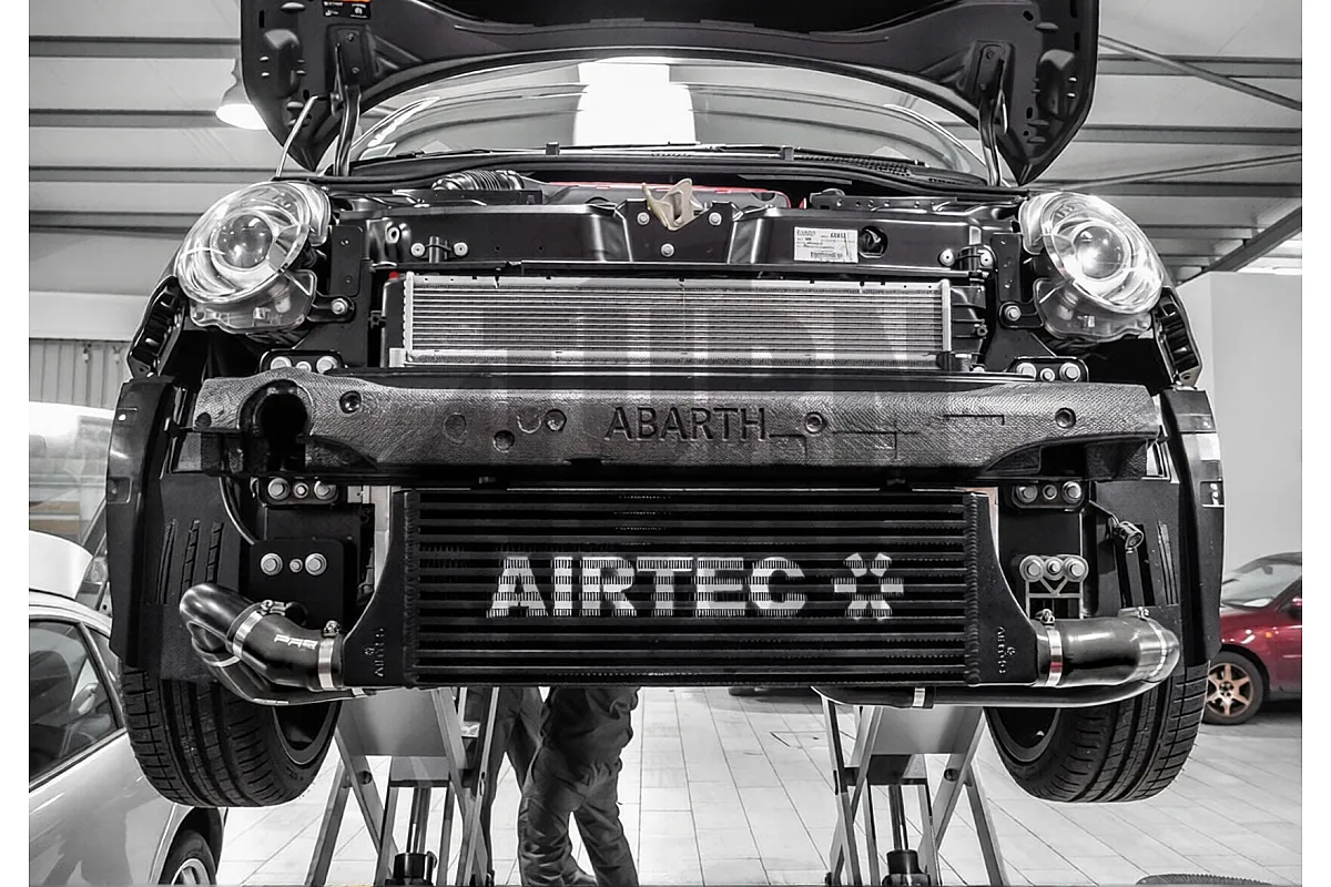 Airtec starpdzesētāja komplekts IHI turbīnai - ABARTH 595 - 695