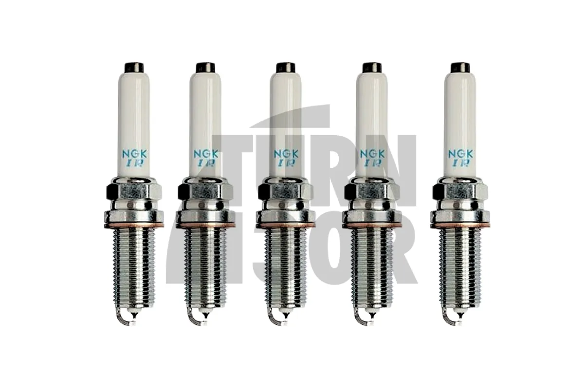 NGK SILFER8C7ES aizdedzes sveces, paredzētas Audi RS3 8.5V / 8Y un TTRS 8S